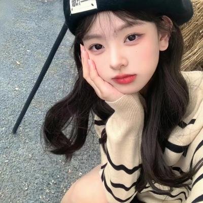 深深腥红